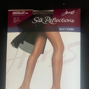 Hanes Silky Reflections Control Top Reinforced Toe Size CD "Gentle Brown"